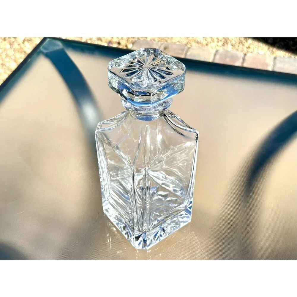 Vintage Clear Crystal Glass Liquor Whiskey Decanter Diamond Stopper Heavy 8 3/4
